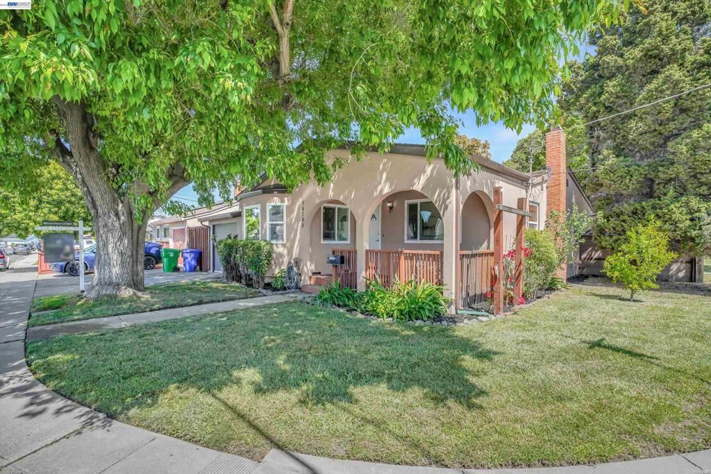 Image 3 of property listing at 16188 Yale Ave, San Lorenzo, CA 94580