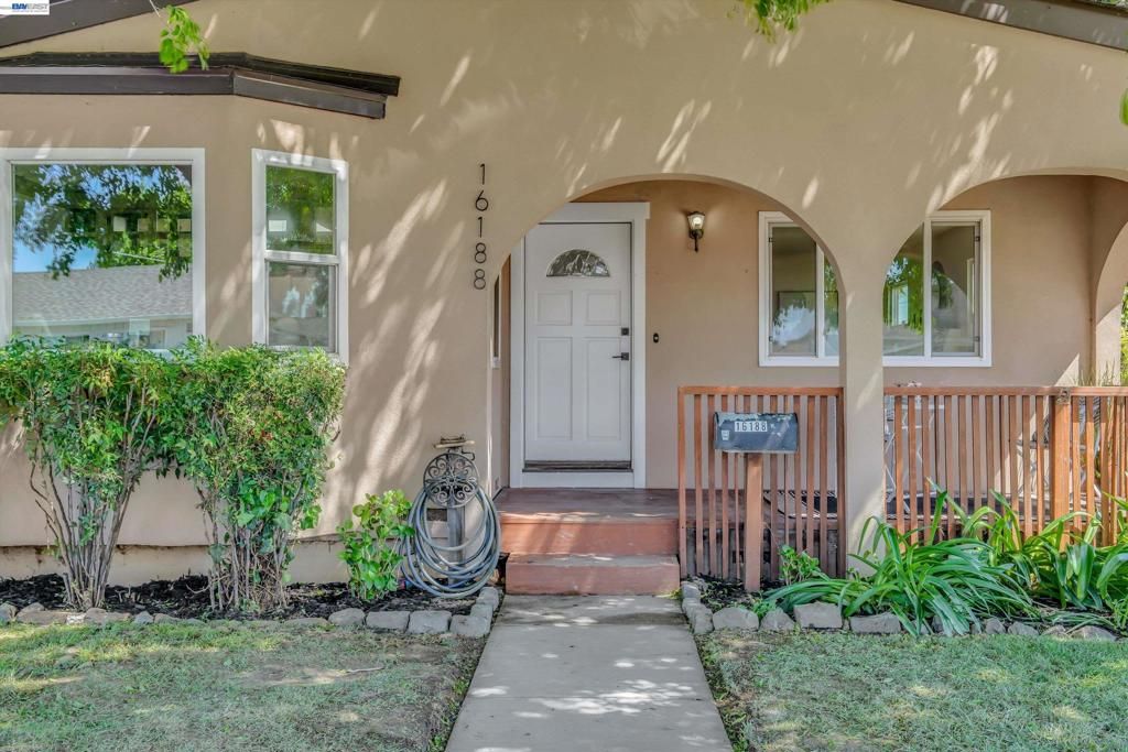 Image 6 of property listing at 16188 Yale Ave, San Lorenzo, CA 94580