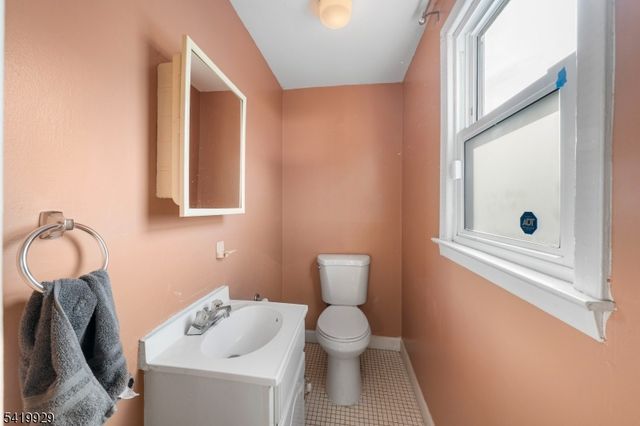 4 Estok Rd, Edison Twp., NJ 08817