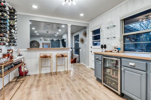 907 E Texas Street, Grapevine, TX 76051