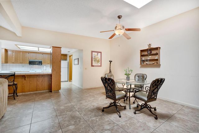 917 Valley Way, Madera, CA 93637