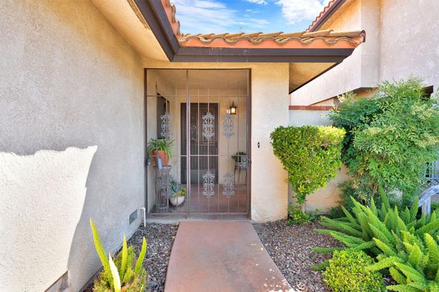 917 Valley Way, Madera, CA 93637