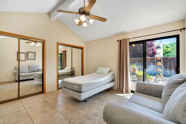 917 Valley Way, Madera, CA 93637