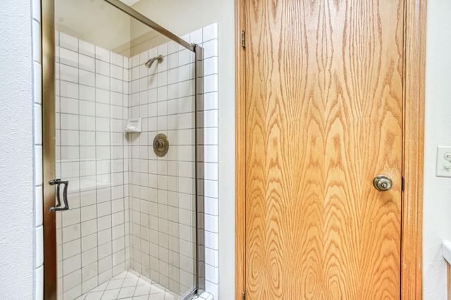 917 Valley Way, Madera, CA 93637