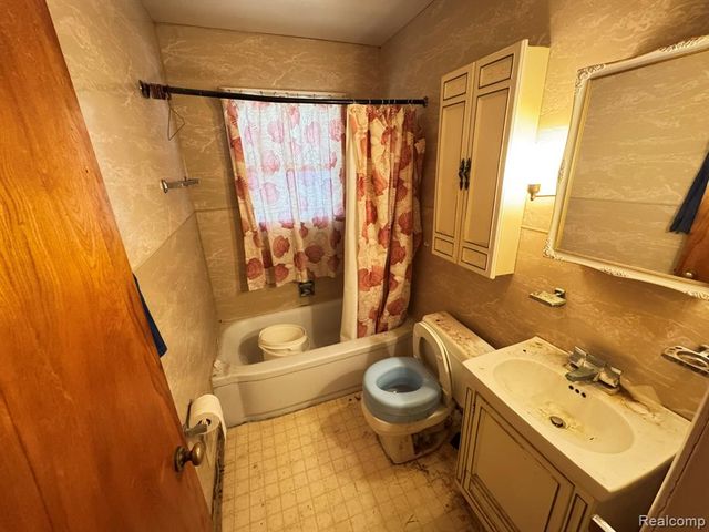 47166 Roland Street, Shelby Twp, MI 48317