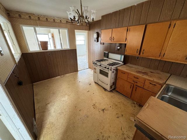 47166 Roland Street, Shelby Twp, MI 48317