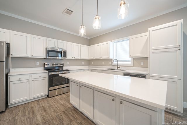 1420 Burleson, San Antonio, TX 78202