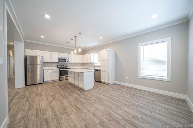 1420 Burleson, San Antonio, TX 78202