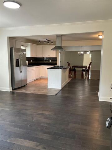 2992 Villa Esta Drive, Atlanta, GA 30341