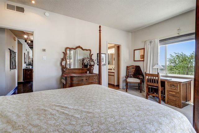 701 Viento Drive B, Santa Fe, NM 87501