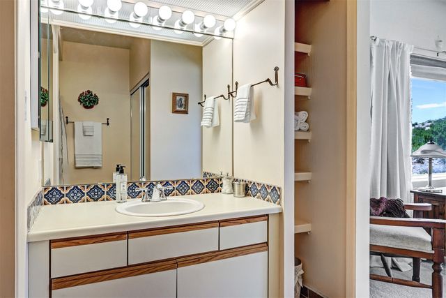 701 Viento Drive B, Santa Fe, NM 87501