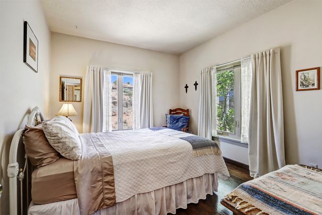 701 Viento Drive B, Santa Fe, NM 87501