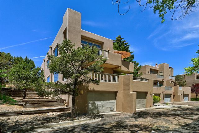701 Viento Drive B, Santa Fe, NM 87501