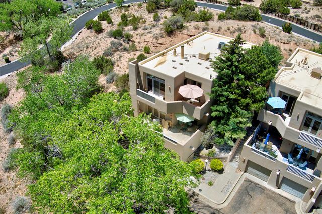 701 Viento Drive B, Santa Fe, NM 87501