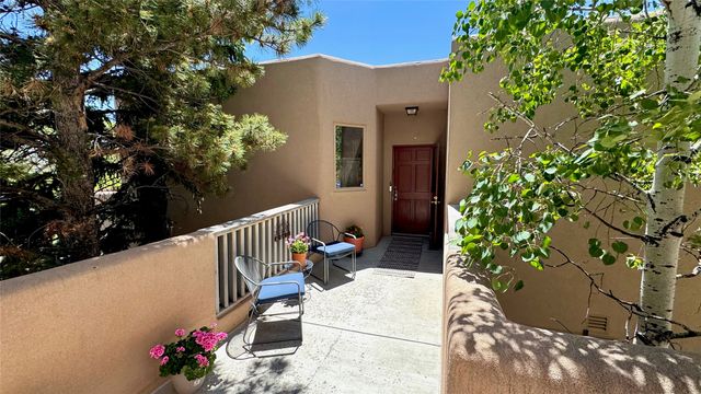 701 Viento Drive B, Santa Fe, NM 87501