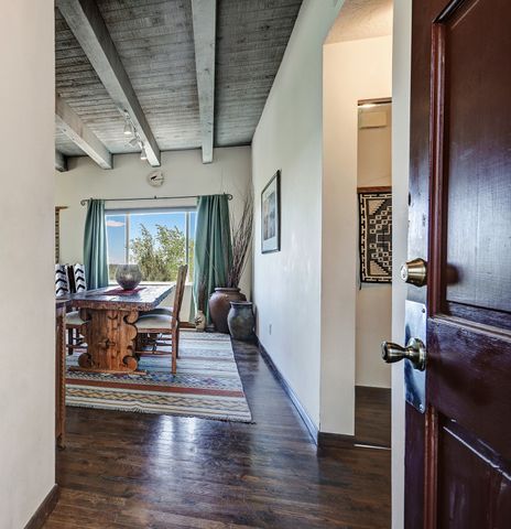701 Viento Drive B, Santa Fe, NM 87501
