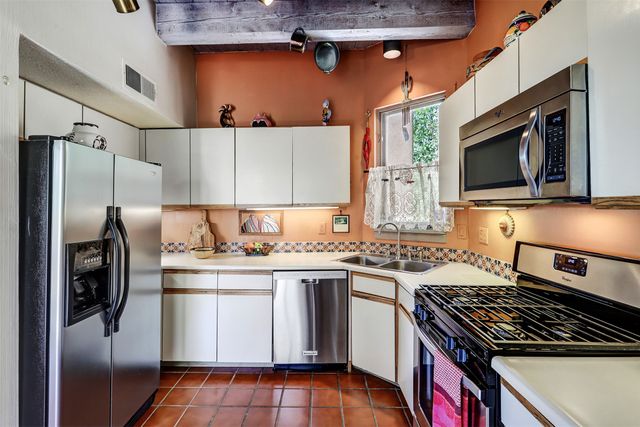 701 Viento Drive B, Santa Fe, NM 87501