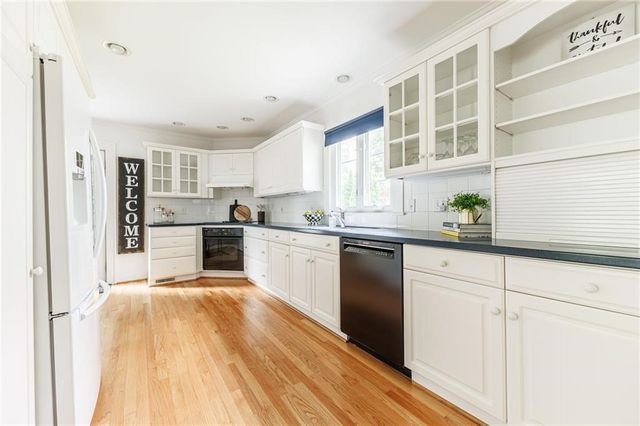 11 Maple Street, Pittsford, NY 14534