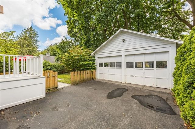11 Maple Street, Pittsford, NY 14534