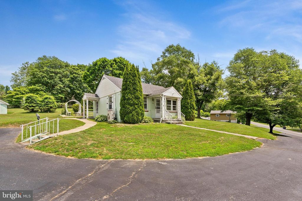 Image 2 of property listing at 168 BLACKSNAKE RD, Elkton, MD 21921