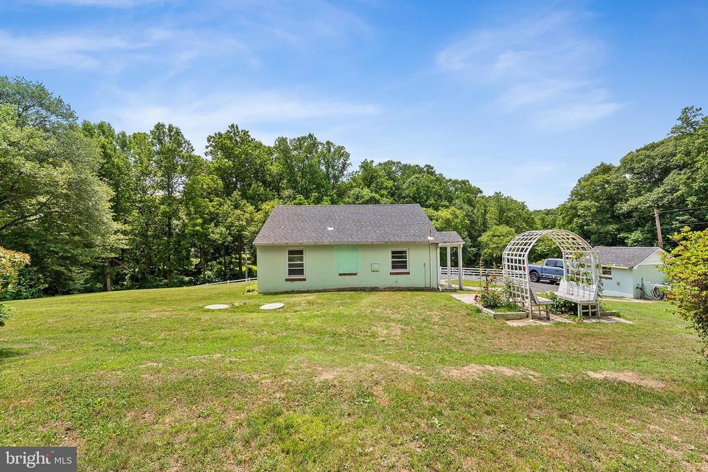 Image 20 of property listing at 168 BLACKSNAKE RD, Elkton, MD 21921