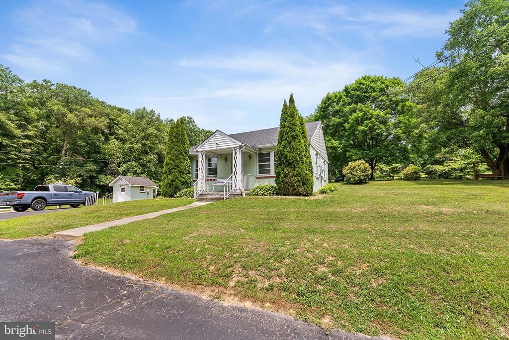 Image 3 of property listing at 168 BLACKSNAKE RD, Elkton, MD 21921