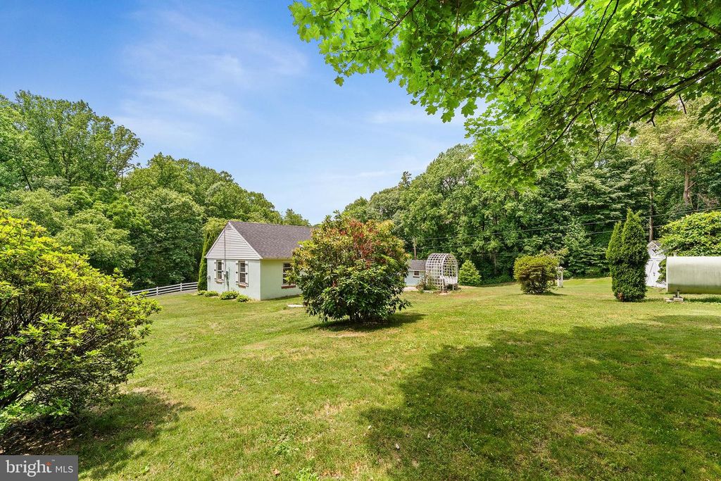 Image 4 of property listing at 168 BLACKSNAKE RD, Elkton, MD 21921