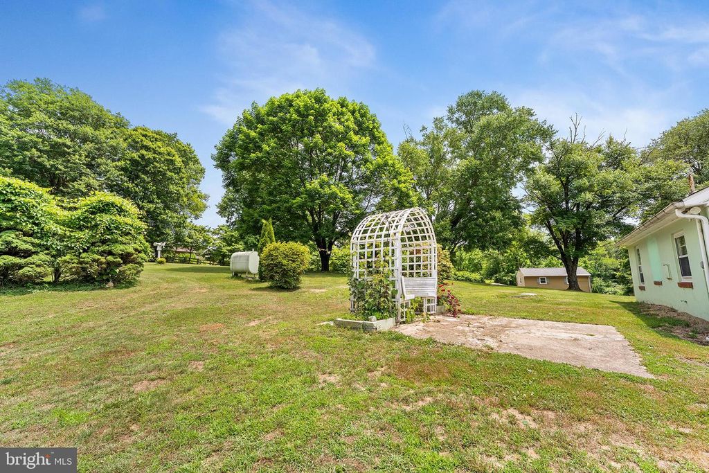 Image 6 of property listing at 168 BLACKSNAKE RD, Elkton, MD 21921