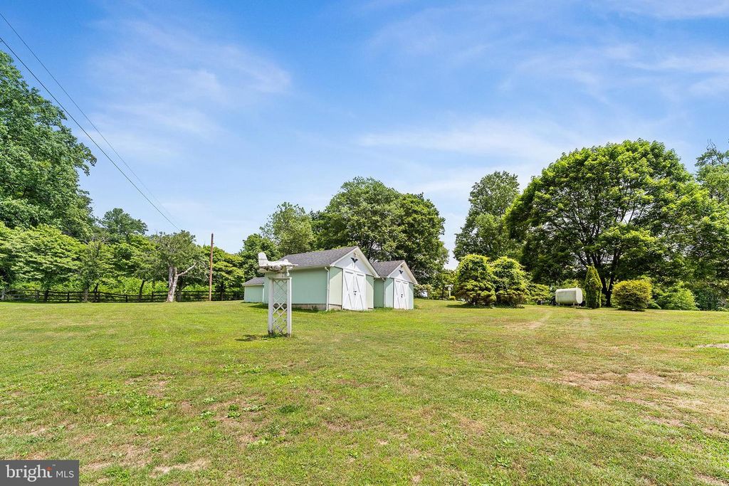 Image 8 of property listing at 168 BLACKSNAKE RD, Elkton, MD 21921