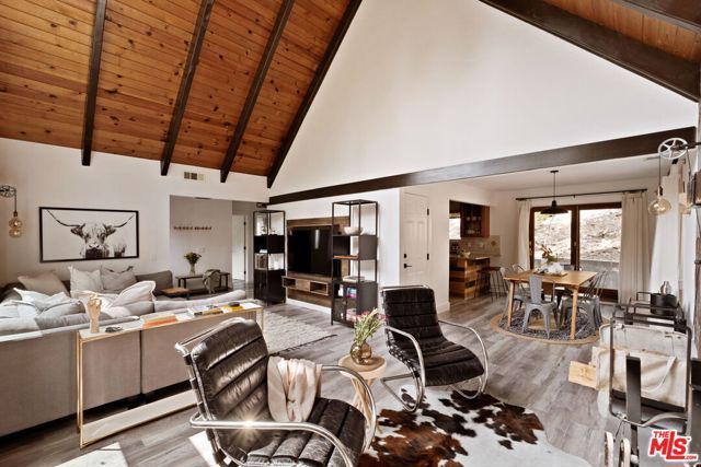 320 Pioneer Road, Lake Arrowhead, CA 92352