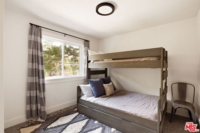 320 Pioneer Road, Lake Arrowhead, CA 92352