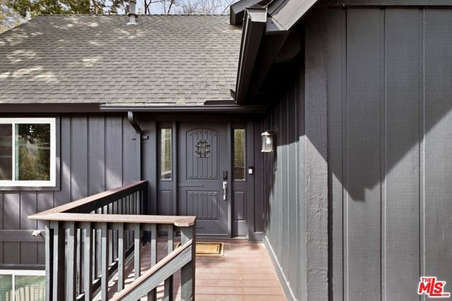 320 Pioneer Road, Lake Arrowhead, CA 92352