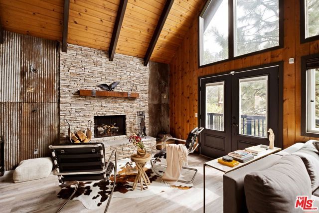 320 Pioneer Road, Lake Arrowhead, CA 92352