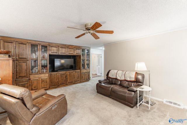 8130 Hillside Lane, Huntsville, AL 35802