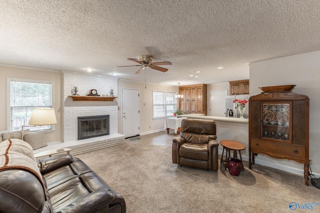 8130 Hillside Lane, Huntsville, AL 35802