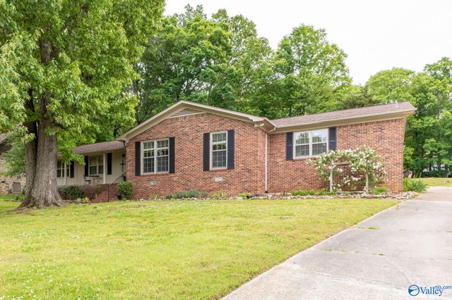 8130 Hillside Lane, Huntsville, AL 35802