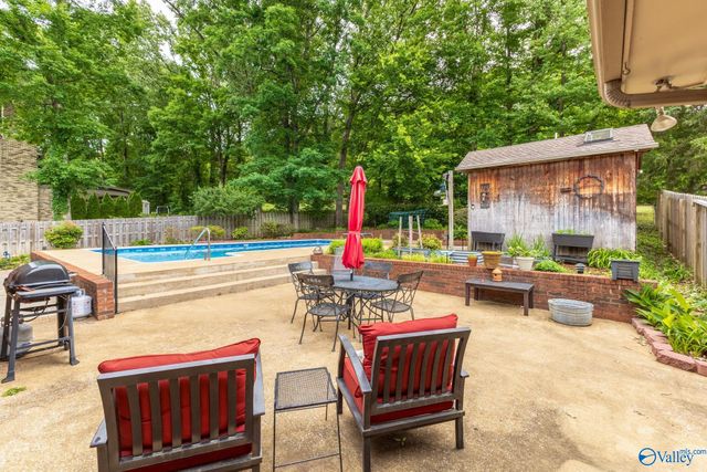 8130 Hillside Lane, Huntsville, AL 35802