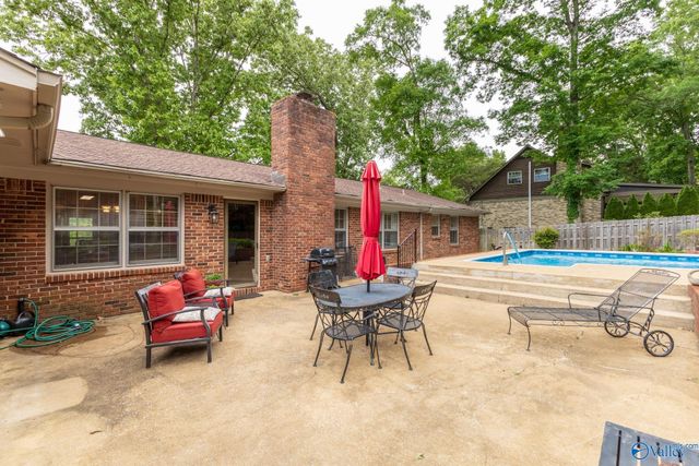 8130 Hillside Lane, Huntsville, AL 35802