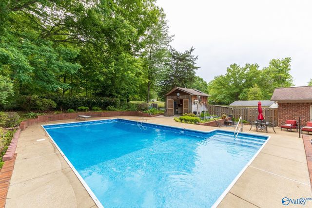8130 Hillside Lane, Huntsville, AL 35802