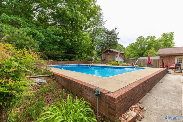 8130 Hillside Lane, Huntsville, AL 35802