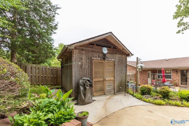 8130 Hillside Lane, Huntsville, AL 35802