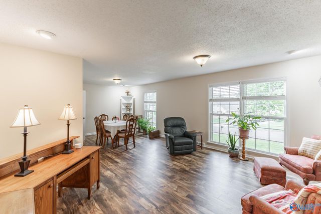 8130 Hillside Lane, Huntsville, AL 35802
