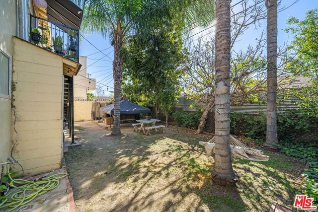 5724 La Mirada Avenue A, Los Angeles, CA 90038