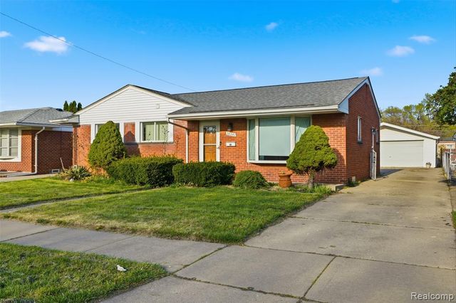 26840 Merideth Dr, Warren, MI 48091