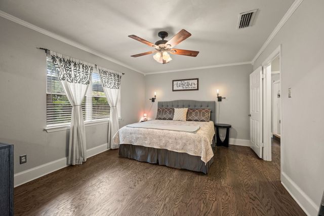 2927 Tangle Oaks Court, Bedford, TX 76021