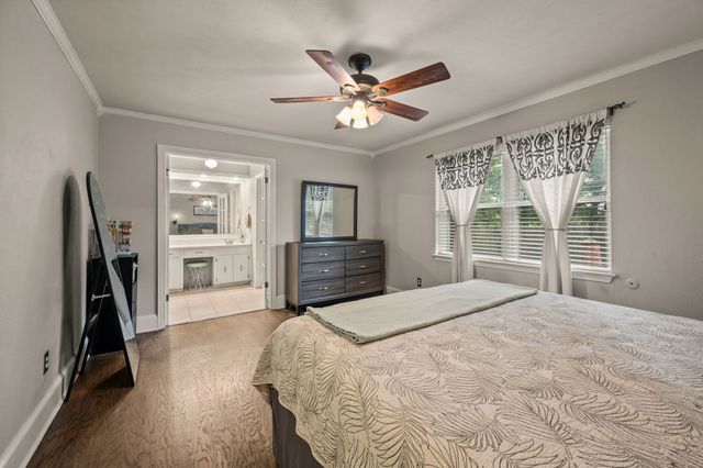 2927 Tangle Oaks Court, Bedford, TX 76021