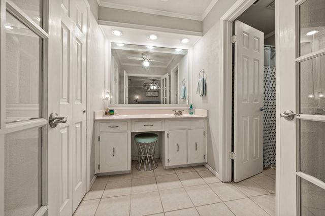 2927 Tangle Oaks Court, Bedford, TX 76021