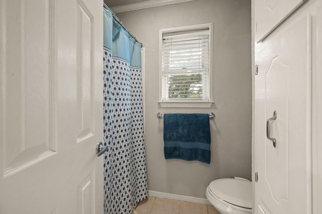 2927 Tangle Oaks Court, Bedford, TX 76021