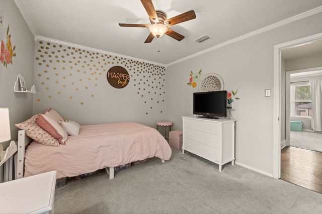 2927 Tangle Oaks Court, Bedford, TX 76021
