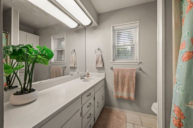 2927 Tangle Oaks Court, Bedford, TX 76021